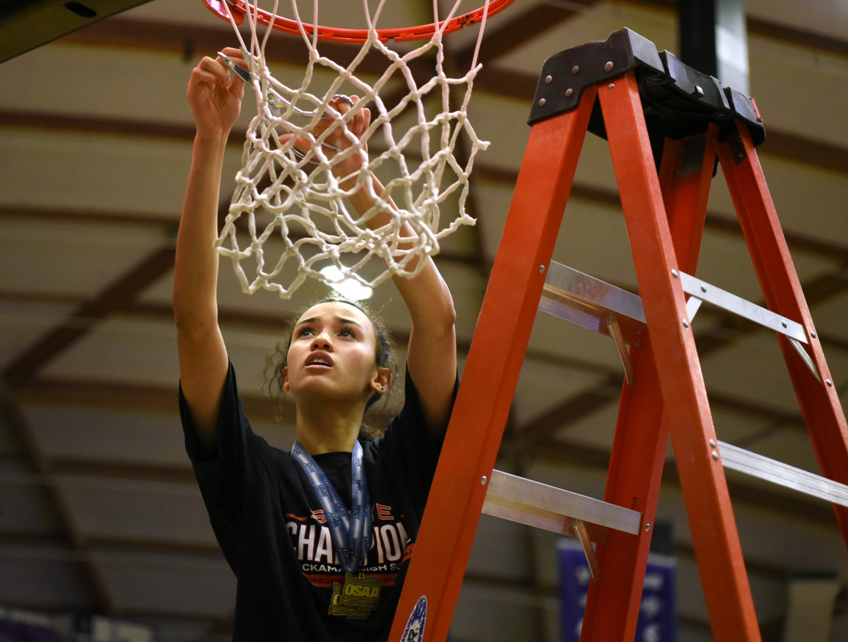 x South Medford Clackamas 6A Oregon girls basketball final Taylor Balkom 34